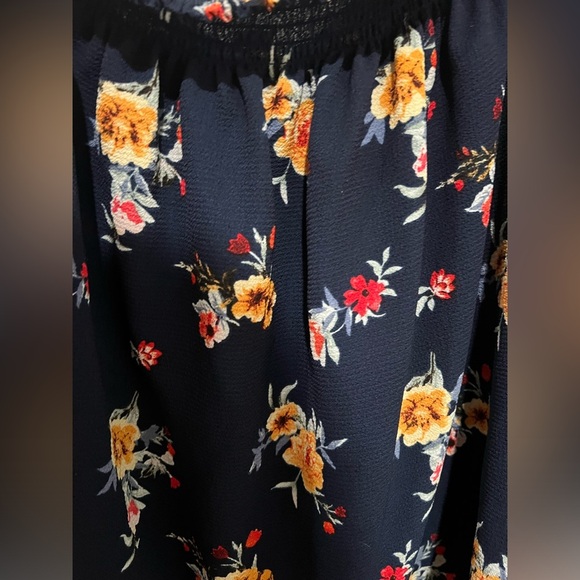 Rue+ Navy Blue w/ Yellow & Red Floral Design Off Shoulder Flowy Blouse Size 2X - Picture 6 of 9